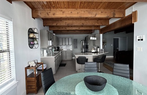 Granite Shoals House | Spacious 6-bedroom house on Lake LB J