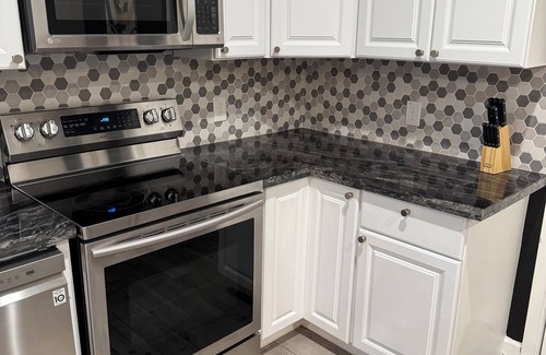OST - South Union House | Spacious 6-bedroom 6-Bathroom Near Med Center Houston. Sleeps 12