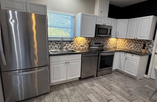OST - South Union House | Spacious 6-bedroom 6-Bathroom Near Med Center Houston. Sleeps 12