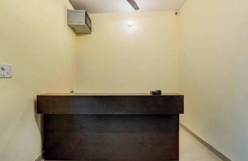 Varanasi House | Spacious 6-bedroom house with WiFi, AC in enchanting Varanasi