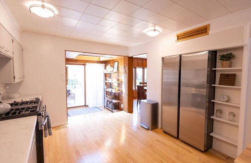 Fennville House | Spacious 6-bedroom house, great for groups. Huge private 2 acre yard.