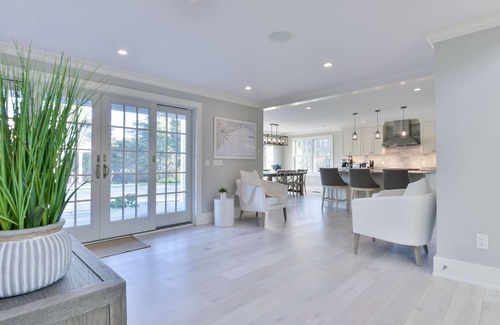 Surfside House | Spacious 6 bedroom home in the Surfside area of beautiful Nantucket.