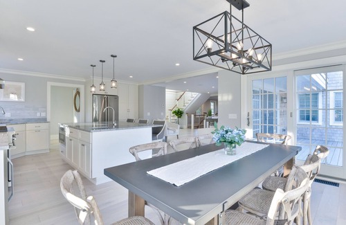 Surfside House | Spacious 6 bedroom home in the Surfside area of beautiful Nantucket.