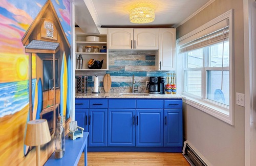 Byfield House | Spacious 6-bedroom house with WiFi, AC in charming Salisbury