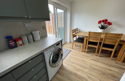 Reading House | Spacious 6 Bedroom Home|FREE Parking & Wi-Fi|Garden