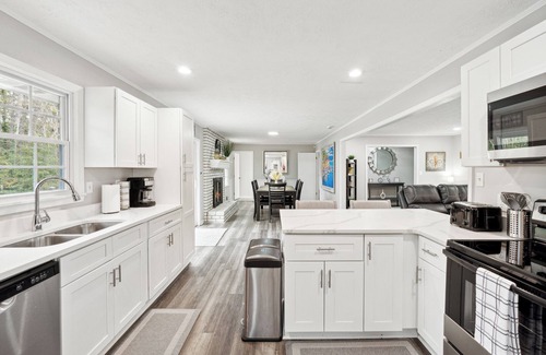 Clarkdale House | Spacious 6-bedroom house with AC, WiFi in tranquil Mableton