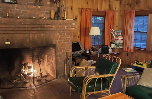 Greensboro Cottage | Spacious 6-bedroom lake house in fabulous Greensboro Vermont with WiFi.