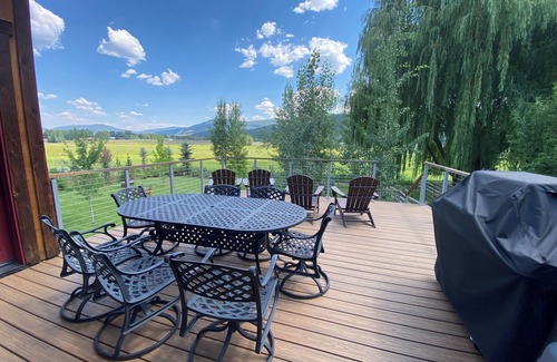 Cerise Ranch House | Spacious 6-bedroom on 4 acres in Carbondale. Spectacular views!