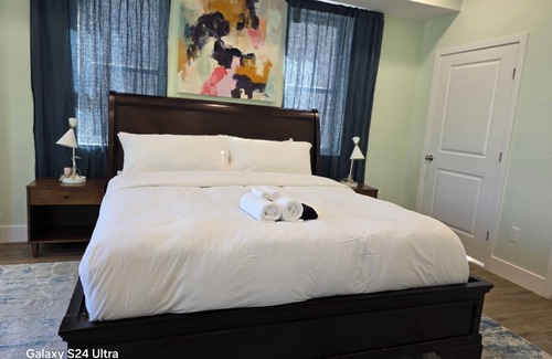 Southwest House | Spacious 6-bedroom townhome with parking in DC