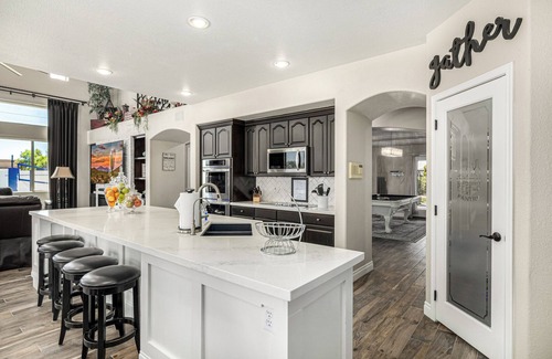 East Mesa House | Spacious 6-bedroom Tropical Paradise with Activites Galore!