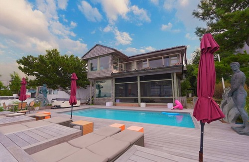 Fire Island Pines House | Spacious 6 Bedroom 6.5 Bath Pines house on the Bay w/AC, Heated Pool & Hot Tub