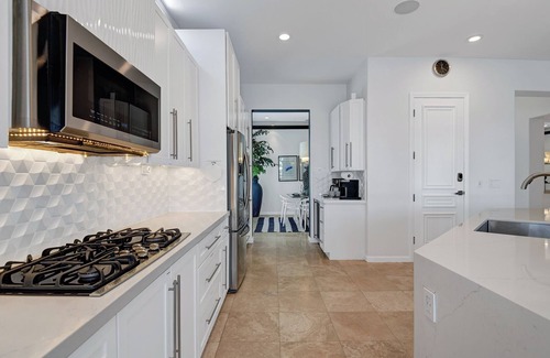 Palm Springs House | Spacious 6 Bedroom Palm Springs Home with Private Swimming Pool!