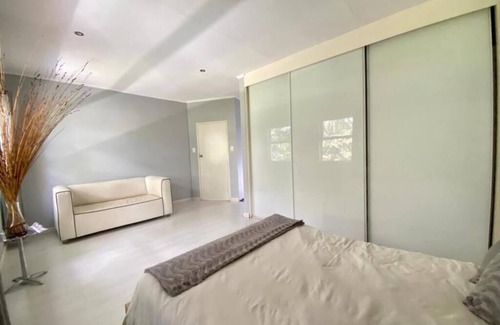 Durban North House | Spacious 6-bedroom house with AC, fitness room and WiFi in gorgeous Durban North