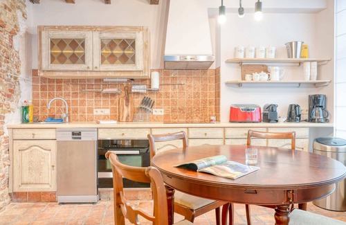 Historical Center Bruges House | Spacious 6-Person Stay in Charming Bruges