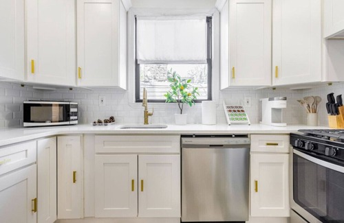 East New York House | Spacious 6BR|3 Ba | Large Groups