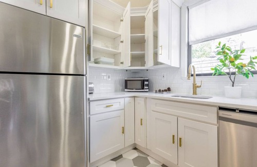 East New York House | Spacious 6BR|3 Ba | Large Groups