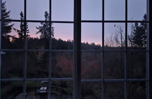 Oregon City House | Spacious 6BR Home with Bonus Rooms, Office Space, Gym, and Sport Court