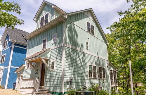 Michigan City House | Spacious 6BR Retreat w/Golf Cart + Fire Pit