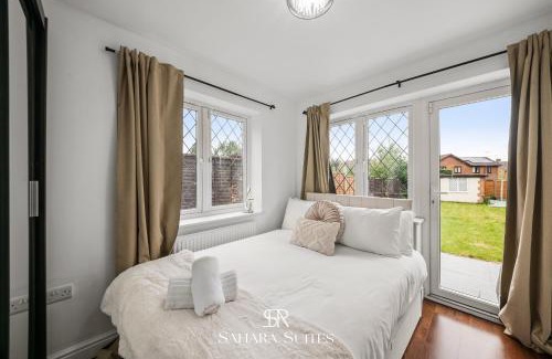 Reading Apartment | Spacious 6BR - Woodley Stay - Sleeps 13 - Near City Hub - Parking