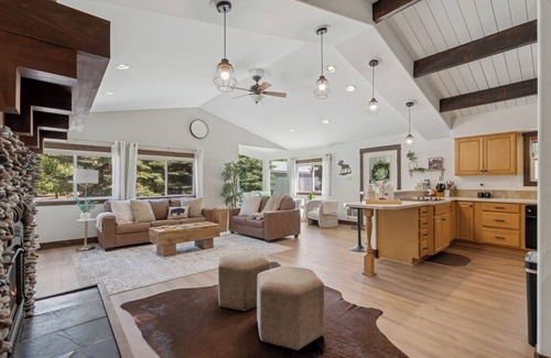 Lakeside House | Spacious 7-Bed Home w/Hot Tub, Fireplace, Gym, Wine Bar, and 2 Living Spaces!