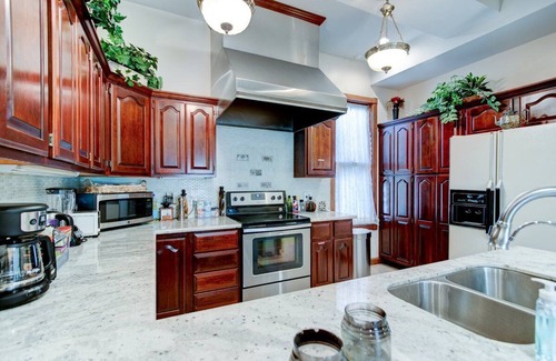 Wichita House | Spacious 7-bedroom, 5 bathroom house with WiFi and HVAC in wonderful Wichita