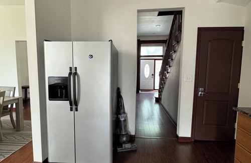 Near West Side House | Spacious 7-bedroom house in marvelous Chicago with AC, WiFi