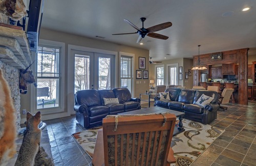 Toccoa House | Spacious 7-bedroom lakefront at Currahee Club