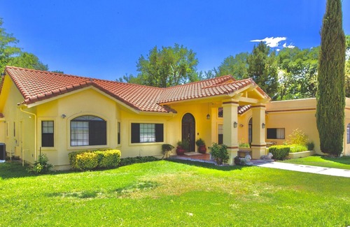 Camp Verde House | Spacious 7-Bedroom Retreat with Private Pond
