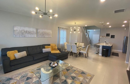 Davenport House | Spacious 7BR House in FABULOUS Davenport Resort w/Fitness room and Lazy River
