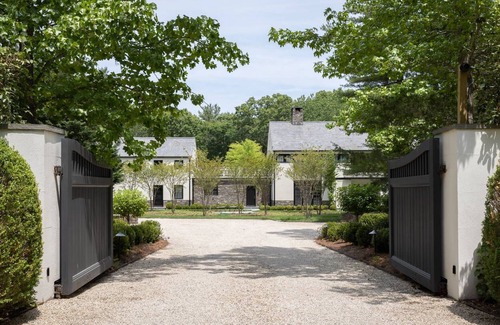 Northwest Harbor Villa | Spacious 8-bedroom villa in gorgeous East Hampton - Pool,Jacuzz i& tennis court