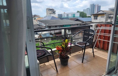 Bang Kho Laem Villa | Spacious 8-bedroom villa in terrific Bangkok with AC, Peace full stay