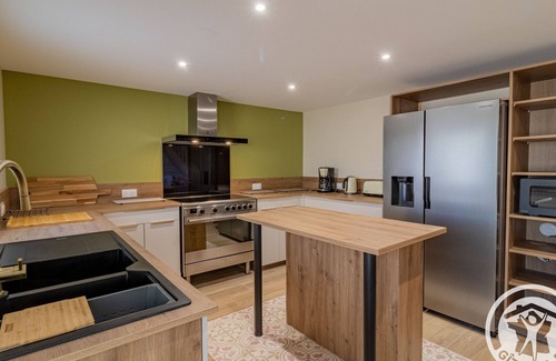 Blaison-Saint-Sulpice Cottage | Spacious 8-bedroom cottage in Anjou vineyards