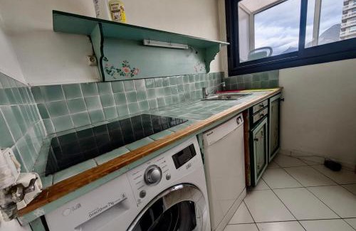 Quartier des Eaux-Claires Apartment | Spacious 80m2 Apartment - 8th Floor, Free Parking, Sleeps 5