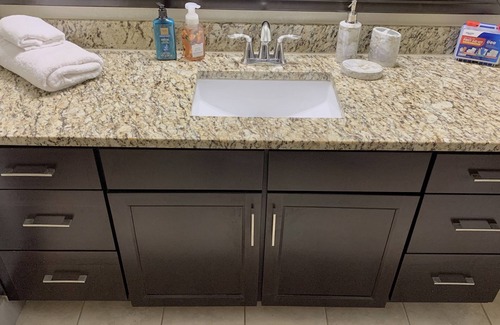 Dallas-Fort Worth Metroplex DFW Apartment | Spacious (850+sq ft) Apartment 5min from DFW Airport w/pool, gym,& washer/dryer