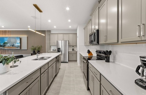 Florida Central Atlantic Coast House | Spacious 9 Bed Pool Home with Theater Room-2304DST
