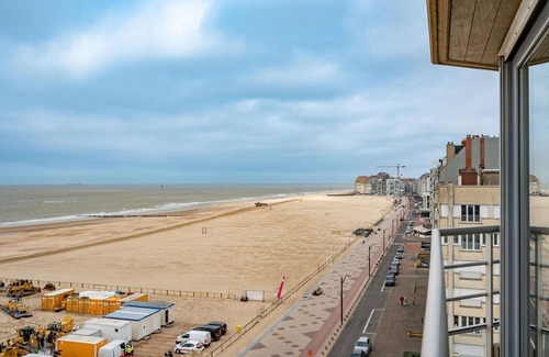 Albertstrand Apartment | Spacious 9-Guest Knokke Apt