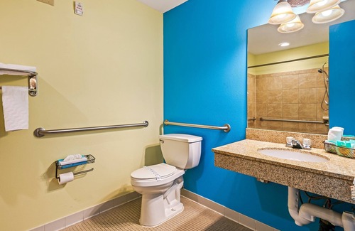 Crawfordville Hotel | Spacious, Accessible & Pet-Friendly – 2 Queen Beds at Wildwood Inn