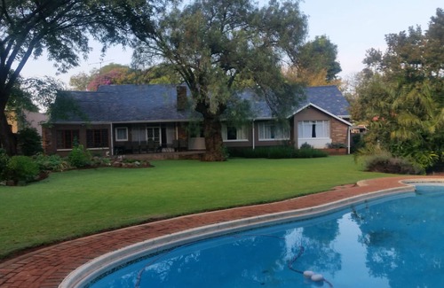 Greater Johannesburg Metropolitan Area House | Spacious accommodation with beautiful garden