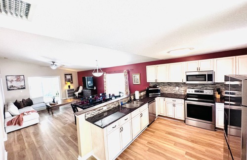 St. Augustine House | Spacious & Affordable, 7 Mins from Downtown St Augustine, Grill, Dog friendly