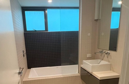 Spring Hill Apartment | Spacious, Alegant, and Convenient Apartment in Brisbane City