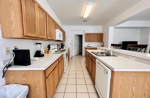 Legacy Park House | Spacious and accommodating, with private pool, and easy access to Disney!