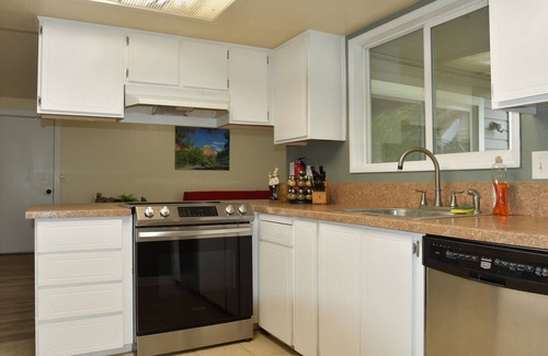 Beaverton House | Spacious and Beautiful Single-Level for 10+