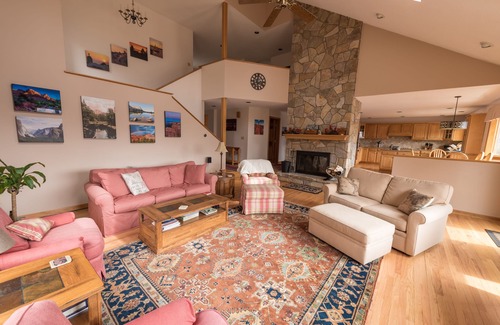 Killington House | Spacious And Beautiful Luxury Home In Killington