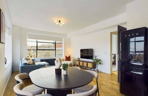 Hoxton Apartment | Spacious and Bright Apartment by Tech City