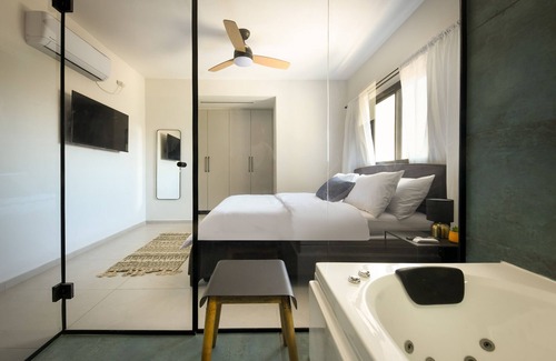 Nahariya Apartment | Spacious and Bright Beach Front Apartment