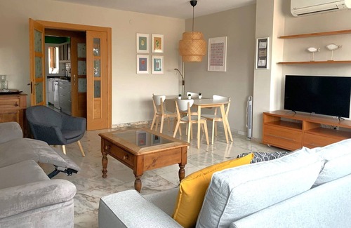 Fuengirola Apartment | Spacious and bright apartment next to the beach