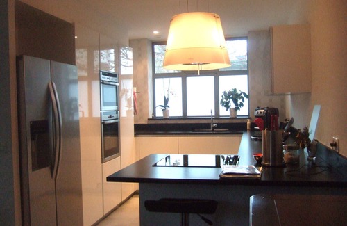 Parame House | Spacious and bright, modern 3-room house 300 m from Sillon beach.