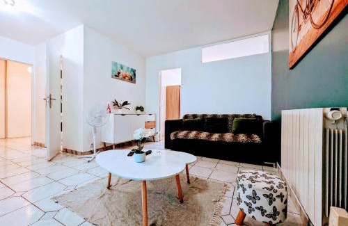 Pyramides Apartment | Spacious and comfortable apart with terrace in downtown