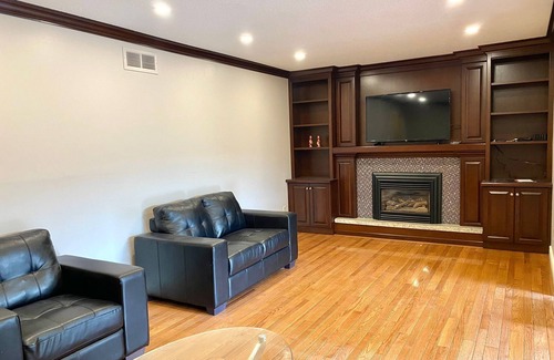 Waterloo House | Spacious and cool house