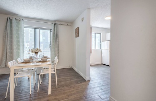 Quartier des Spectacles Apartment | Spacious and Cozy 1BR | Near Old Port